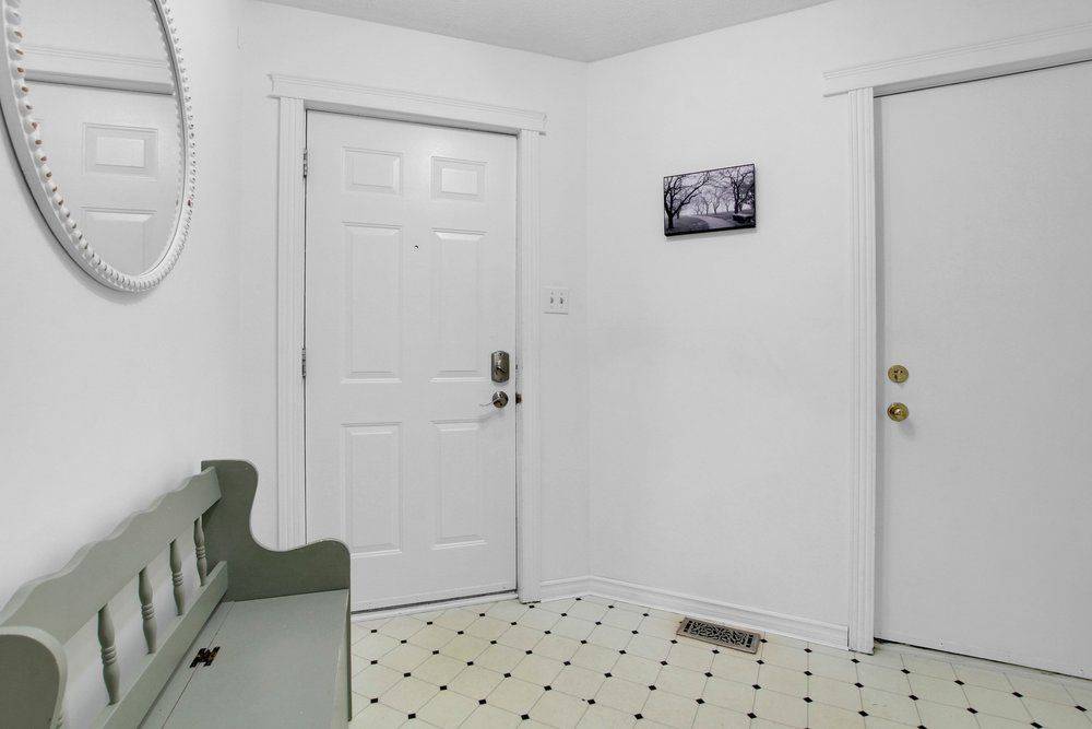 50 Burlington CRES, Hunt Club - South Keys And Area, ON K1T 3K7