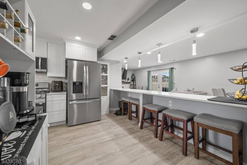 2 Wick Dr, Sayreville Boro, NJ 08872