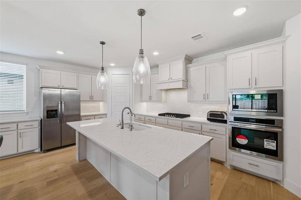 117 Paxton Circle, Arlington, TX 76013