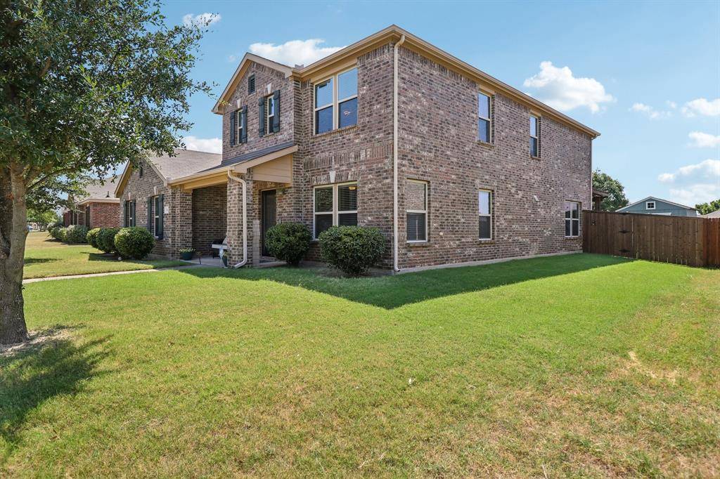 716 Snowy Orchid Lane, Desoto, TX 75115
