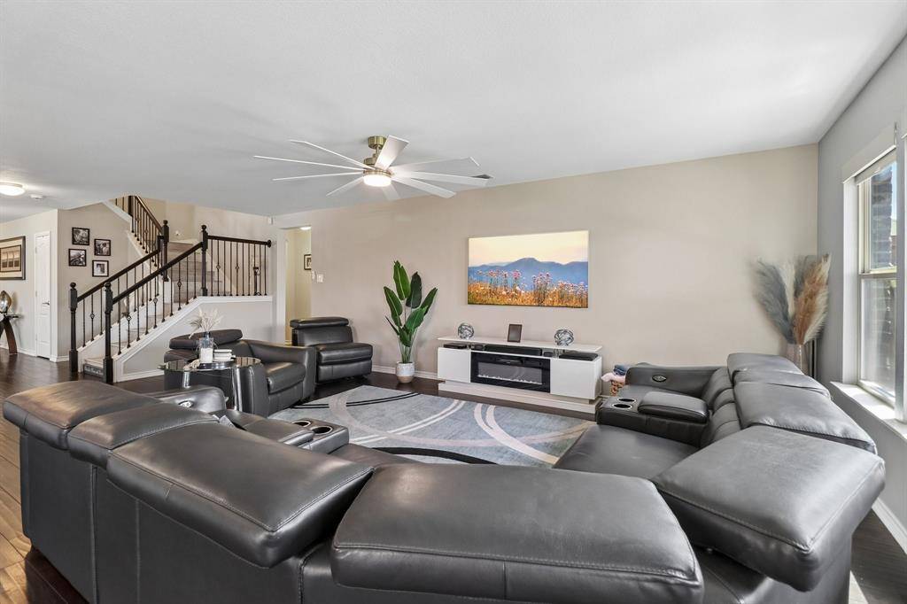 716 Snowy Orchid Lane, Desoto, TX 75115