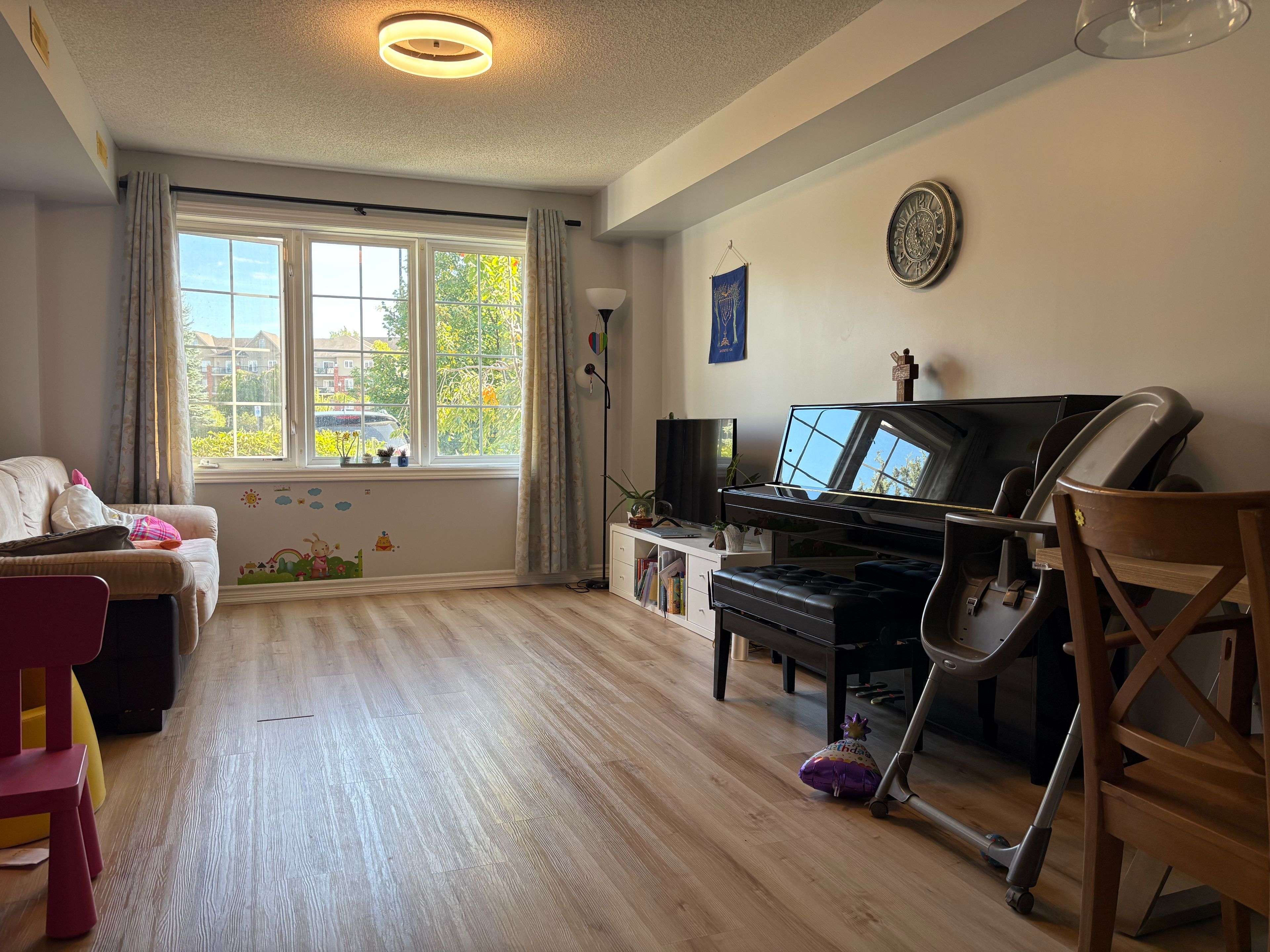 53 Ferndale DR S #3, Barrie, ON L4N 5W9
