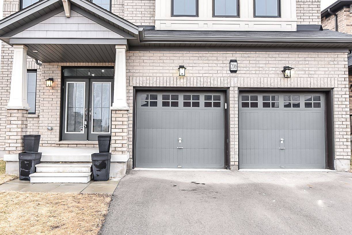 206 Crafter CRES, Hamilton, ON L8J 0J1
