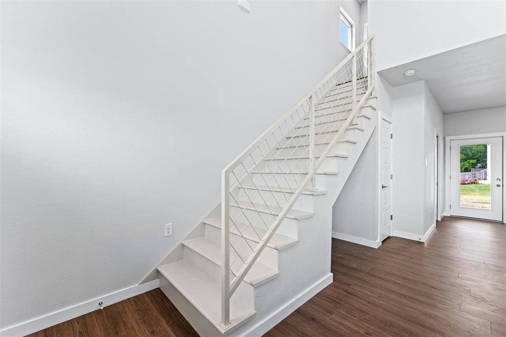 2400 S 12th Street, Waco, TX 76706