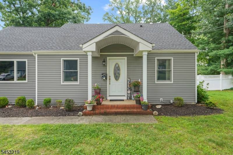 45 Herbert Dr, East Brunswick Twp., NJ 08816