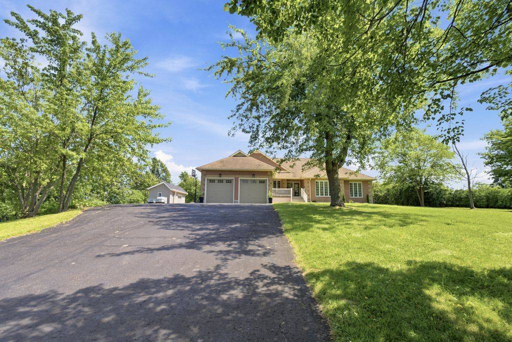 36 Valley View DR, Cavan Monaghan, ON L0A 1G0