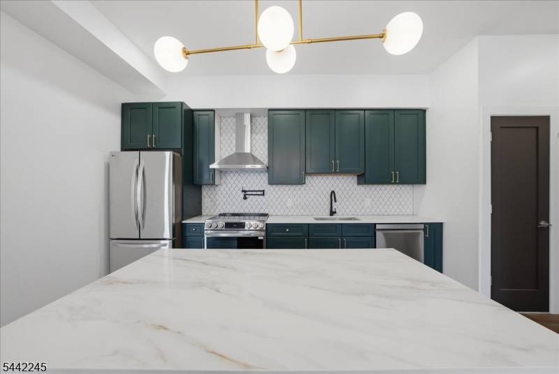 21 Lincoln Park #302, Newark City, NJ 07102