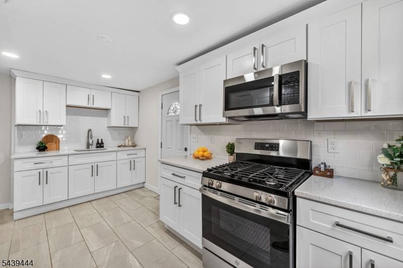 1380 Hamilton St, Elizabeth City, NJ 07208