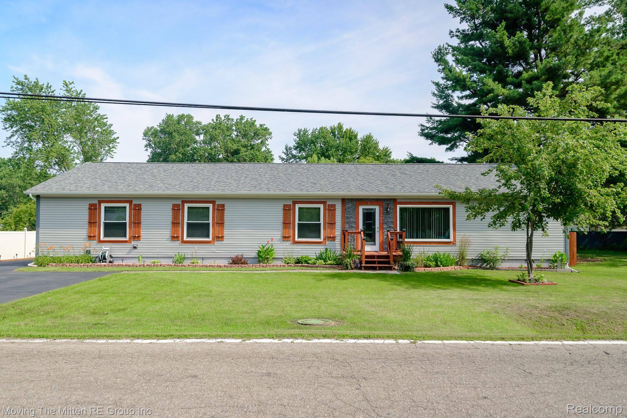 37460 Tyler RD, Romulus, MI 48174