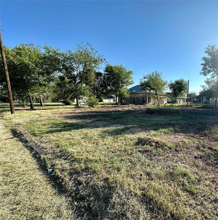 315 W Cedar Street, Coleman, TX 76834
