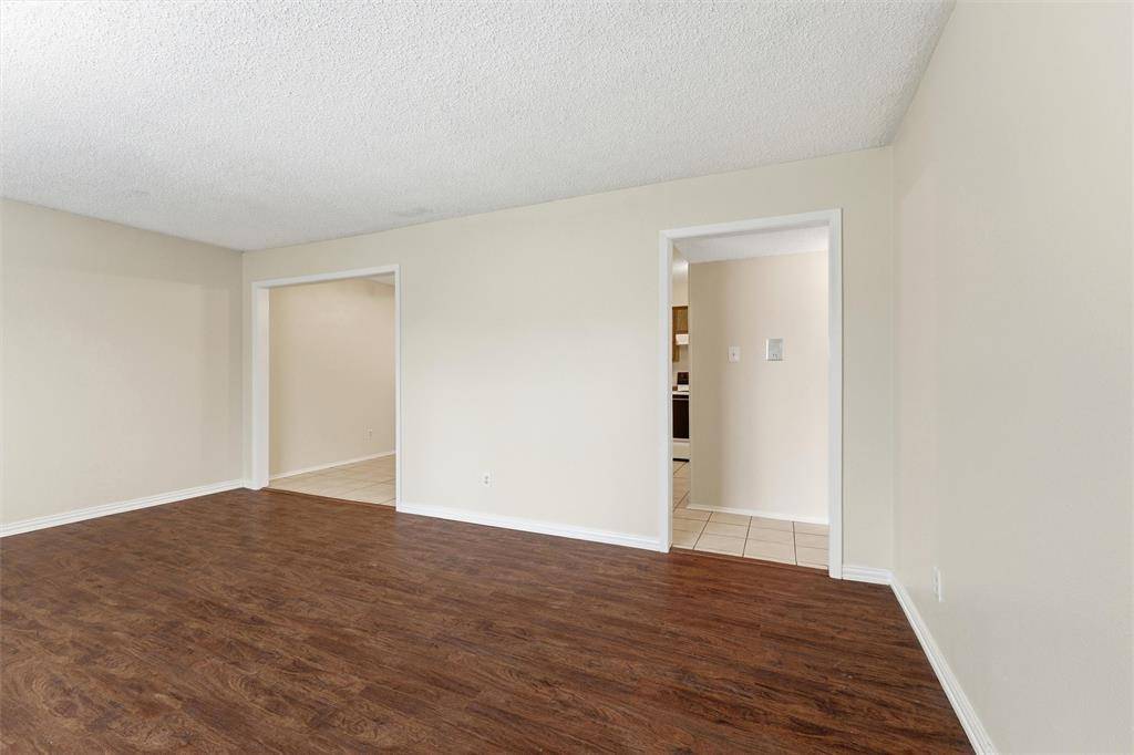 410 W Franklin Street #8, Waxahachie, TX 75165