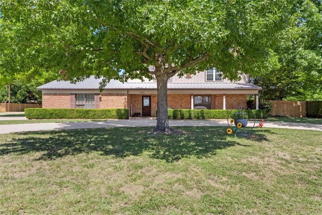 703 S Colorado Street, Whitney, TX 76692