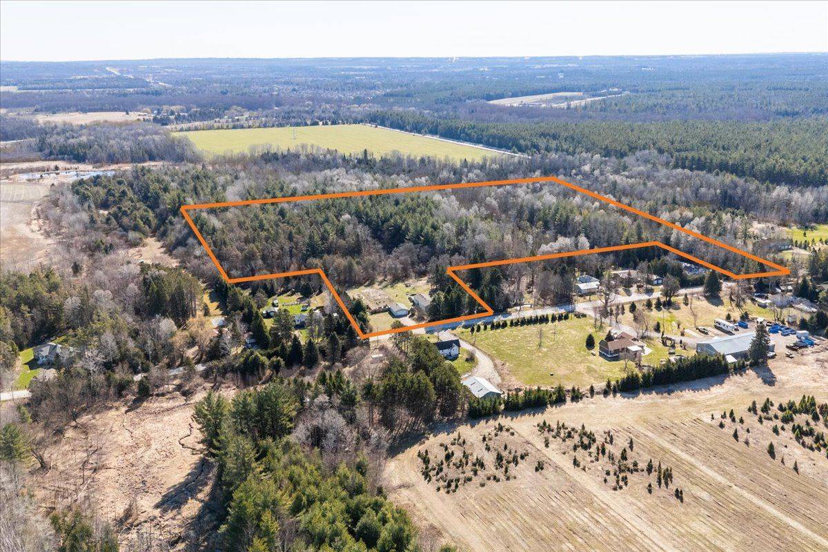 3679 McCarthy DR, Clearview, ON L0M 1N0