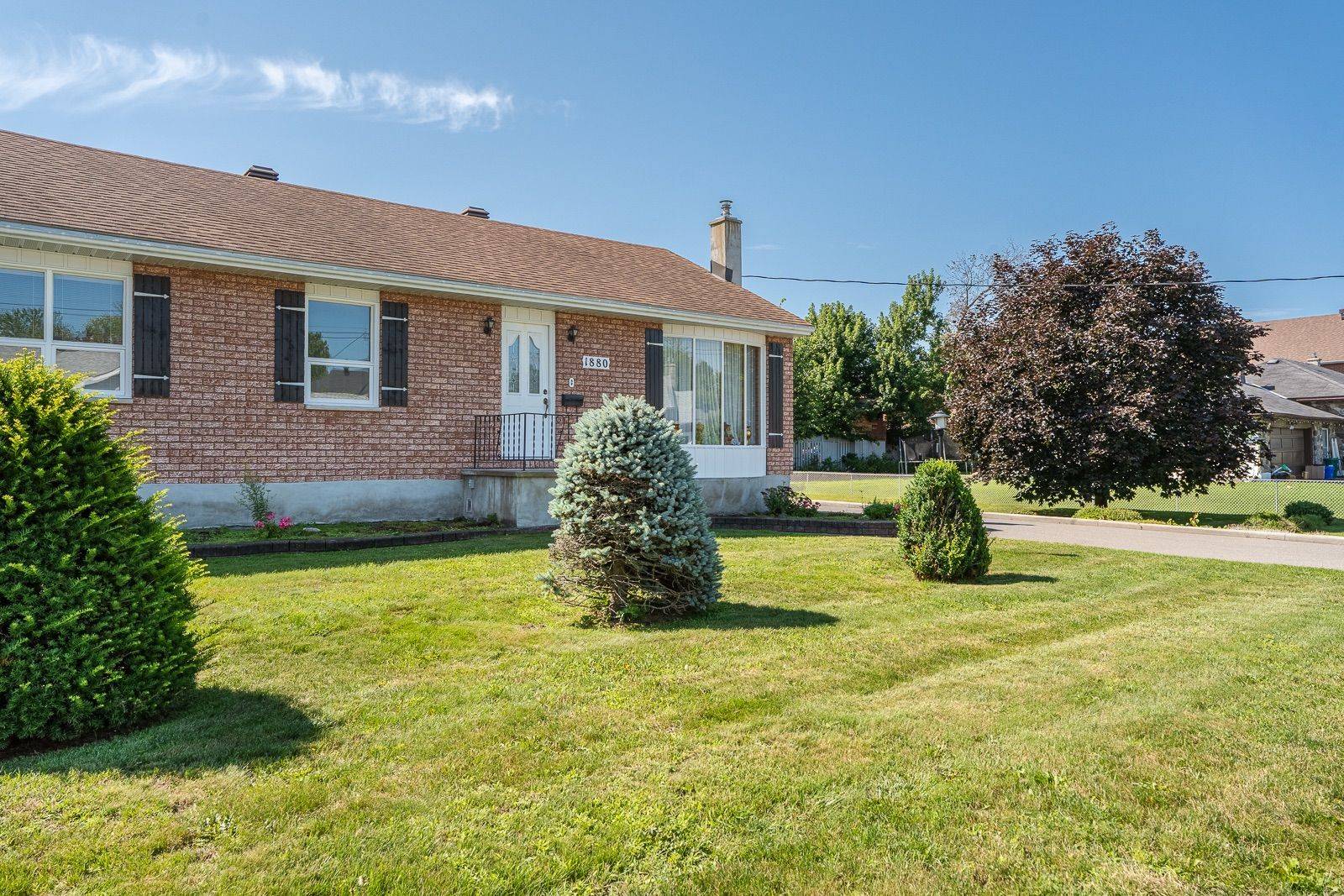 1880 Kingsdale AVE, Blossom Park - Airport And Area, ON K1T 1J1