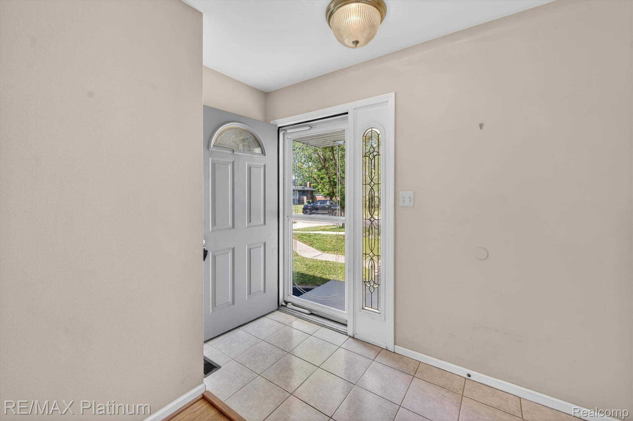 318 N 5th ST, Brighton, MI 48116
