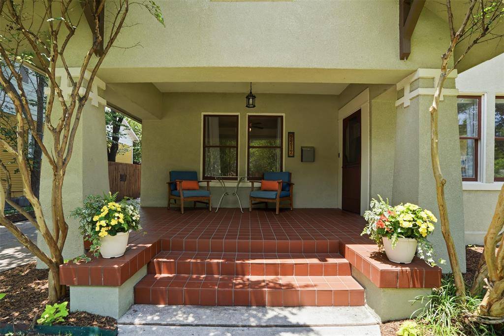 2212 Hurley Avenue, Fort Worth, TX 76110