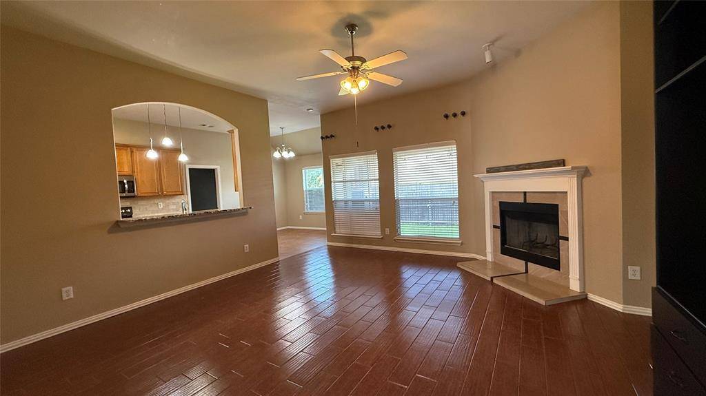 929 Mesa Vista Drive, Crowley, TX 76036