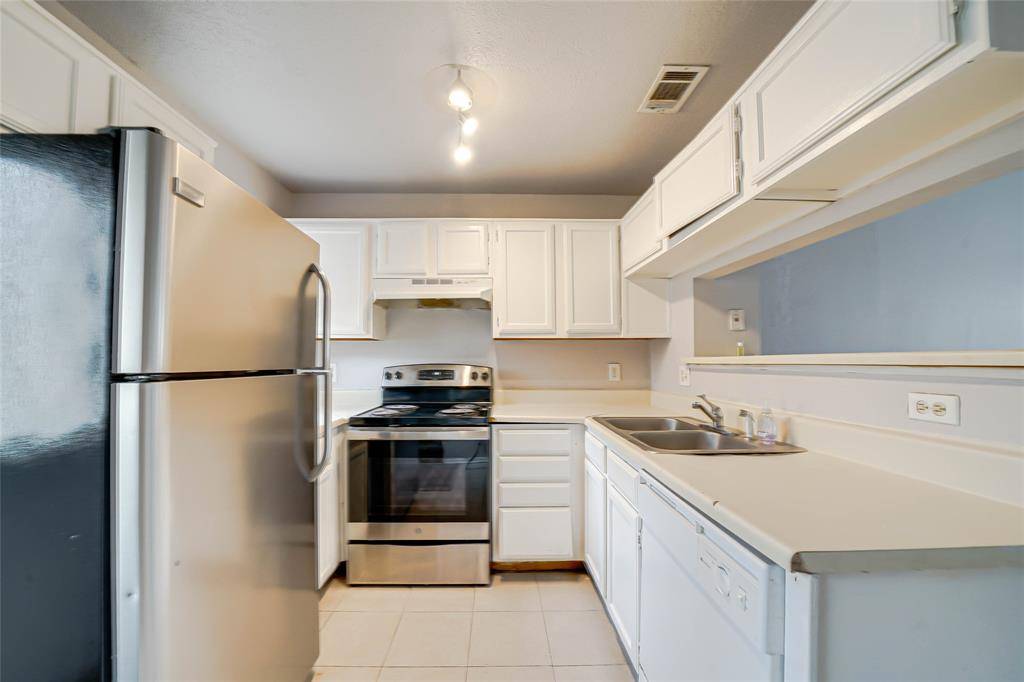 633 Carriagehouse Lane #3, Garland, TX 75040
