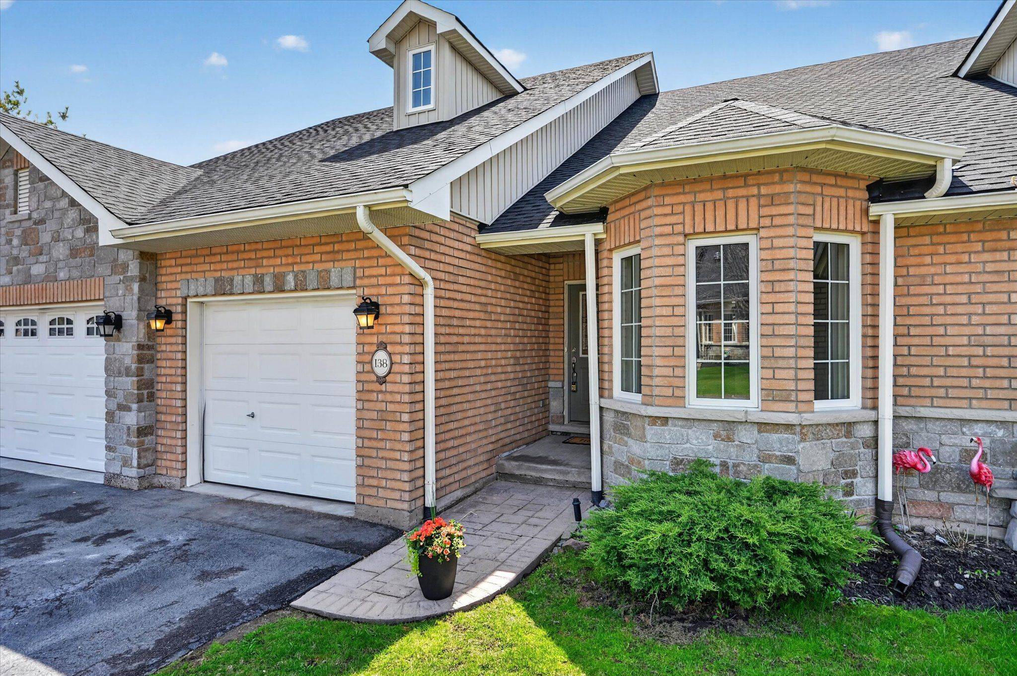 138 Village CRES, Peterborough, ON K9J 0A9