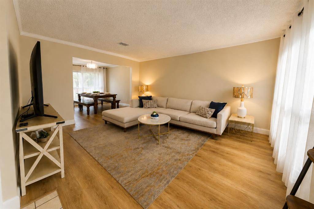 6860 Moss Lane, North Richland Hills, TX 76182