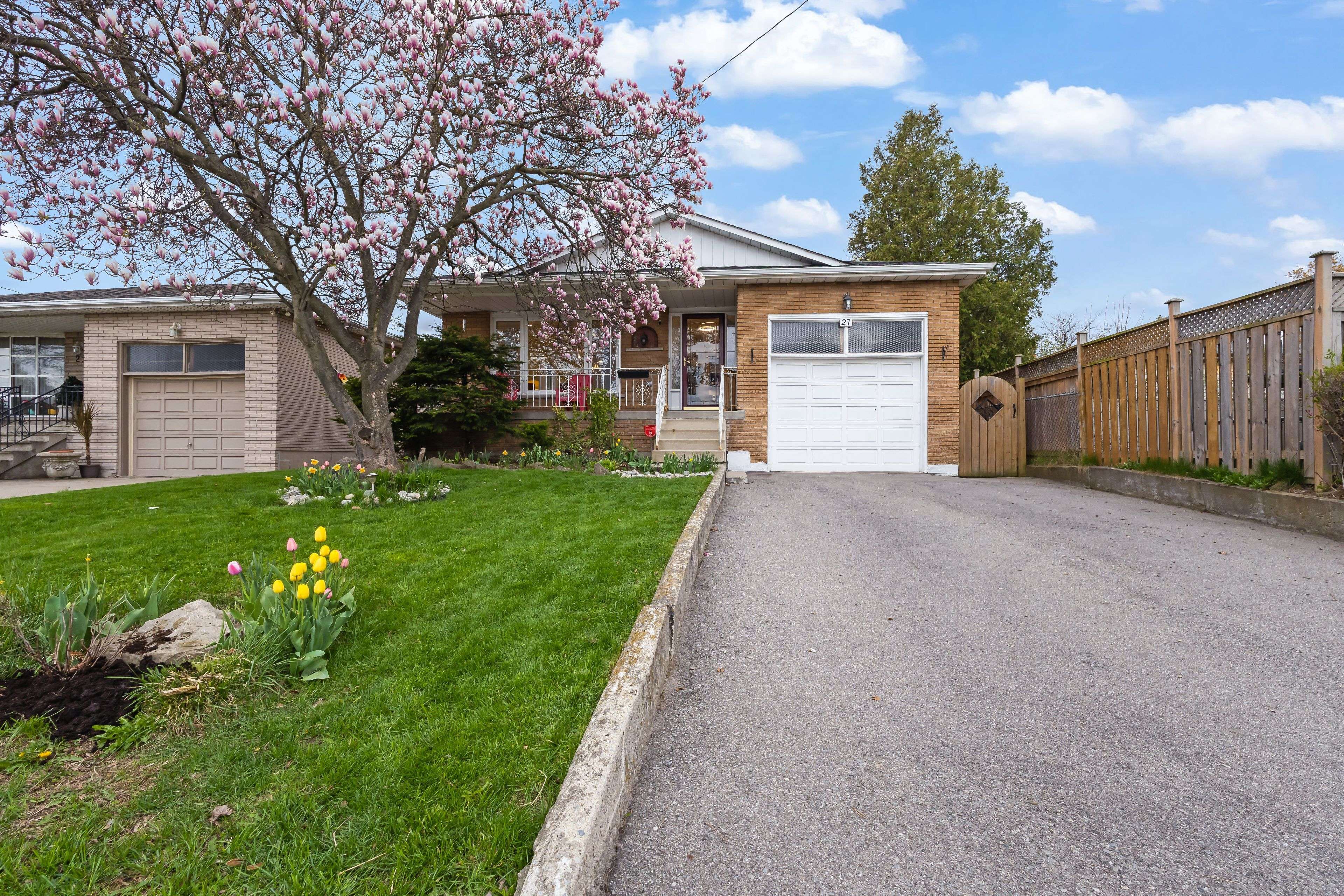 27 Lavina CRES, Hamilton, ON L9C 5S7