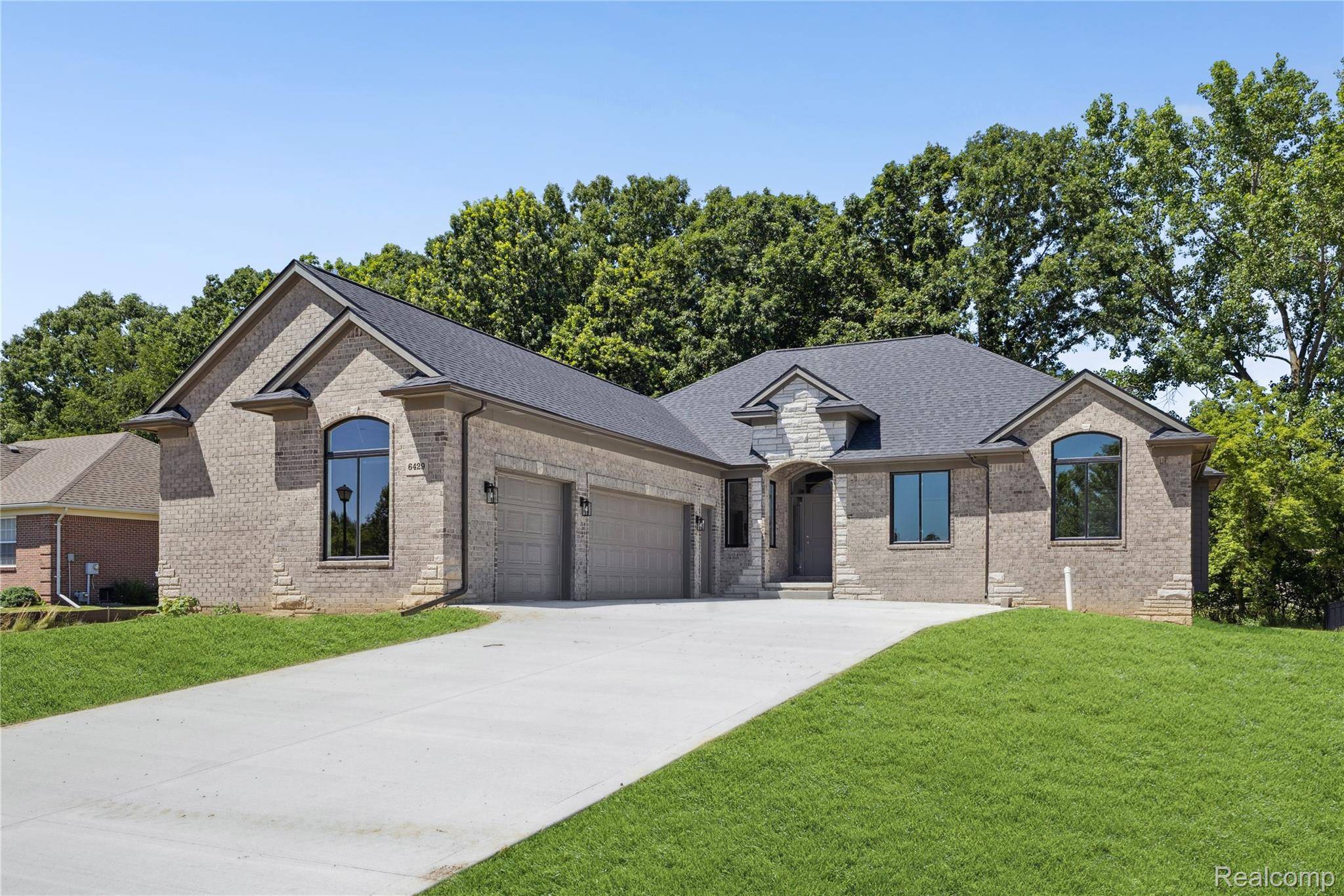 6429 Jamie LN, Grand Blanc Charter Township, MI 48439