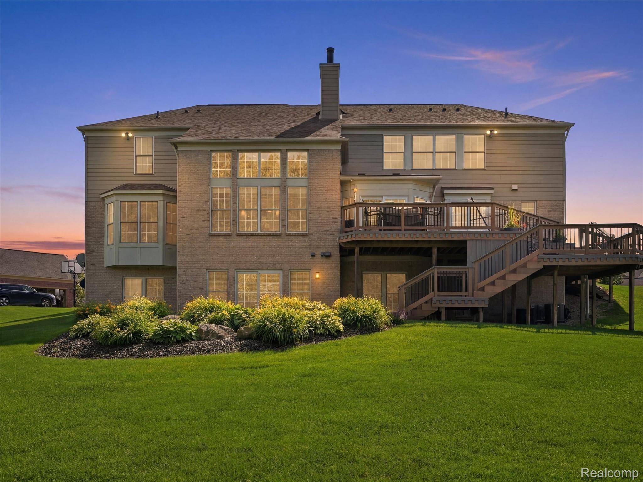 5631 Skye CT, Oakland Charter Township, MI 48306
