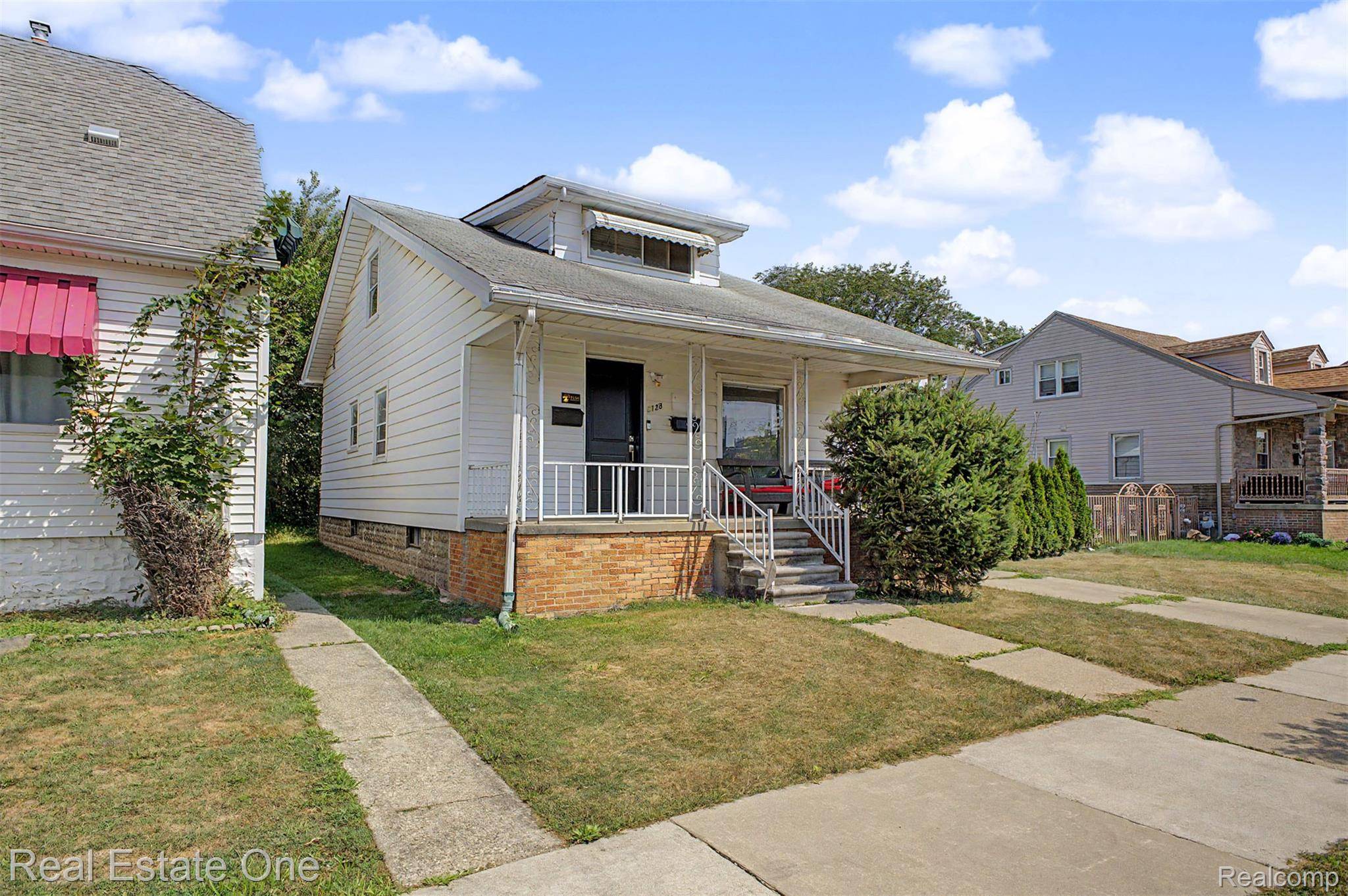 6128 Yinger AVE, Dearborn, MI 48126