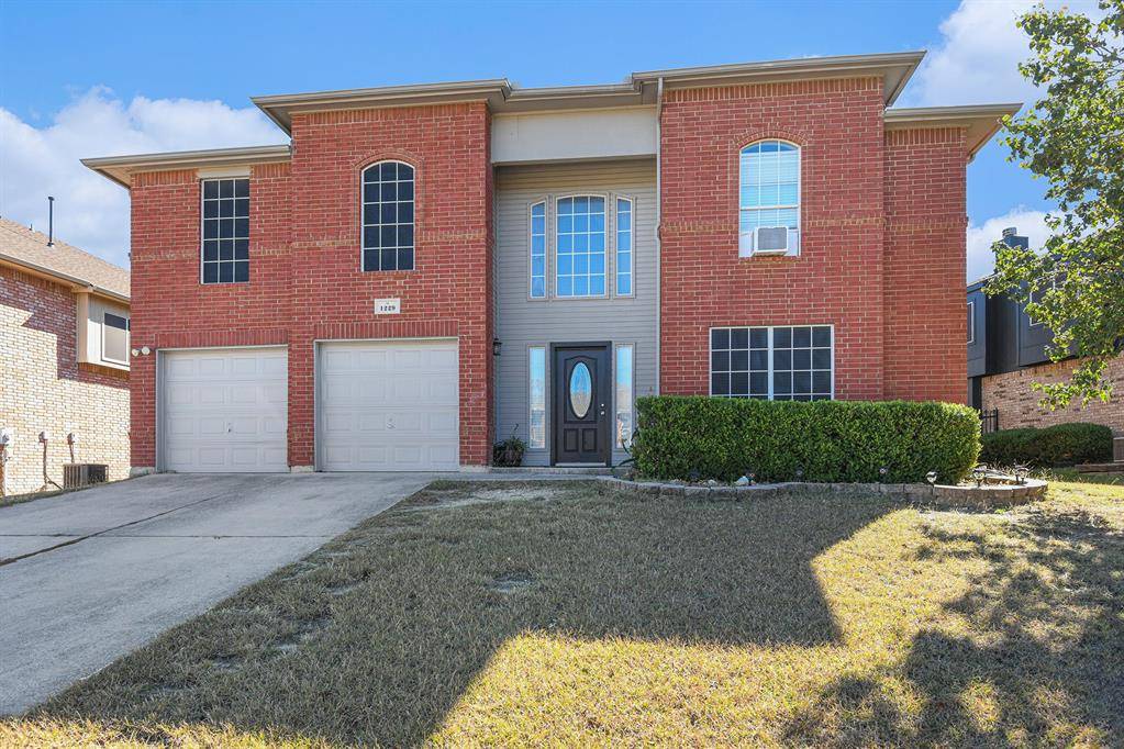 1229 Topeka Drive, Saginaw, TX 76131