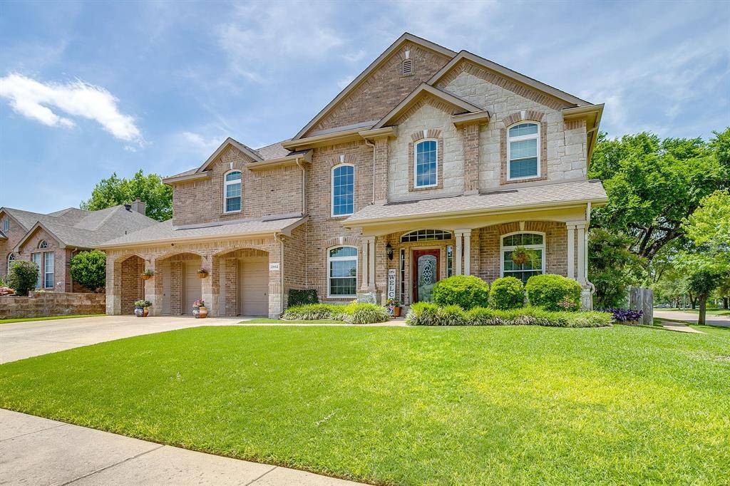 2952 Masters Court S, Burleson, TX 76028