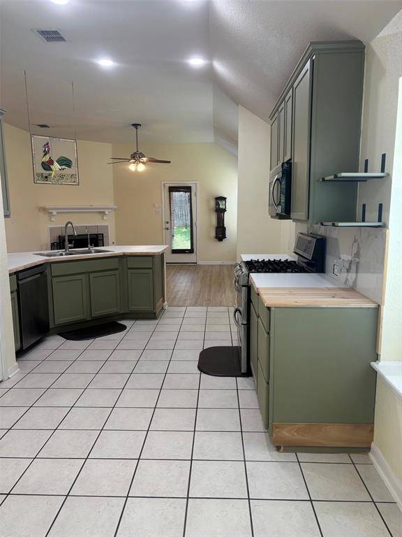 13740 Village Vista Drive, Fort Worth, TX 76052