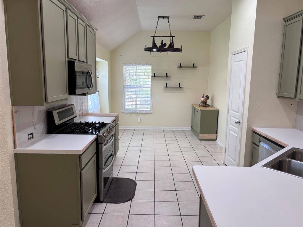 13740 Village Vista Drive, Fort Worth, TX 76052
