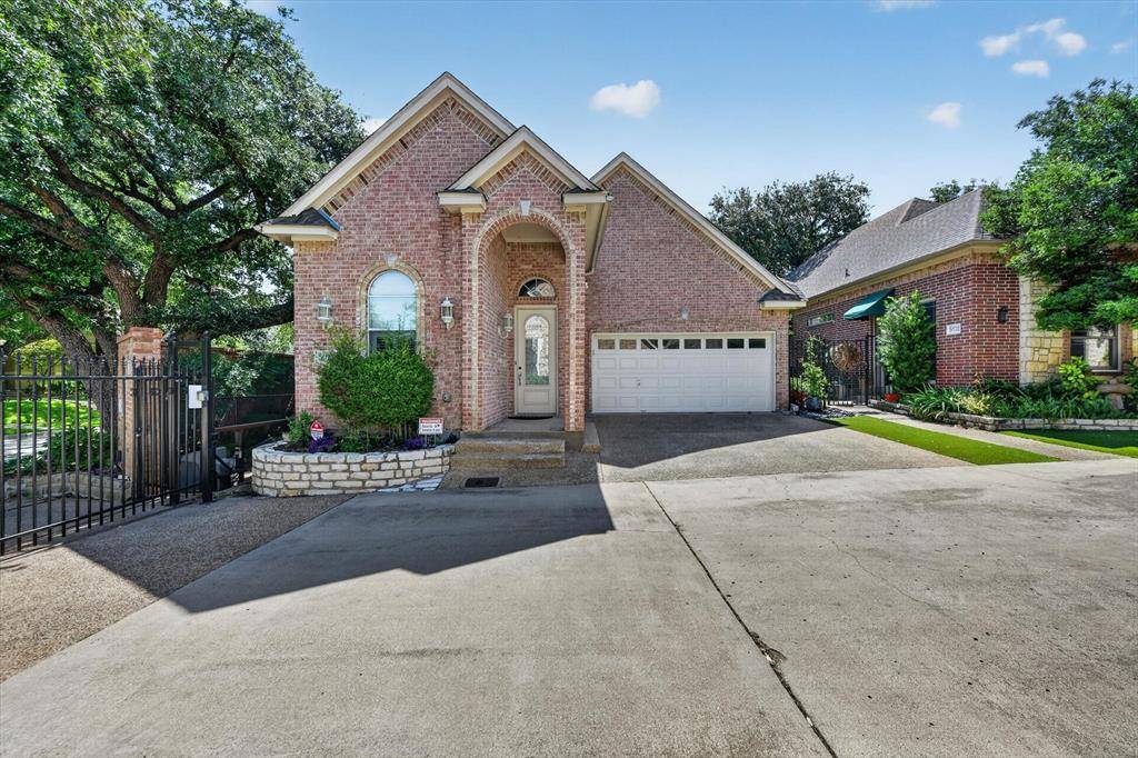 5027 Pershing Avenue, Fort Worth, TX 76107