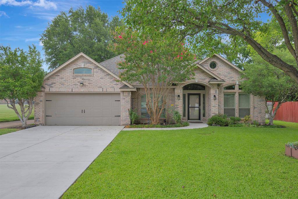 4731 Saddlebrook Drive, Benbrook, TX 76116