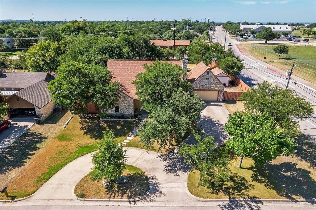 102 Tiffany Trail, Weatherford, TX 76086