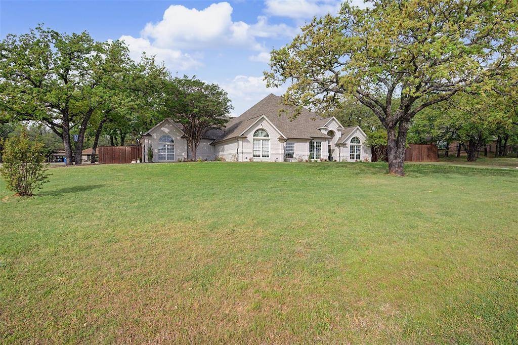1029 Oakridge Court, Burleson, TX 76028