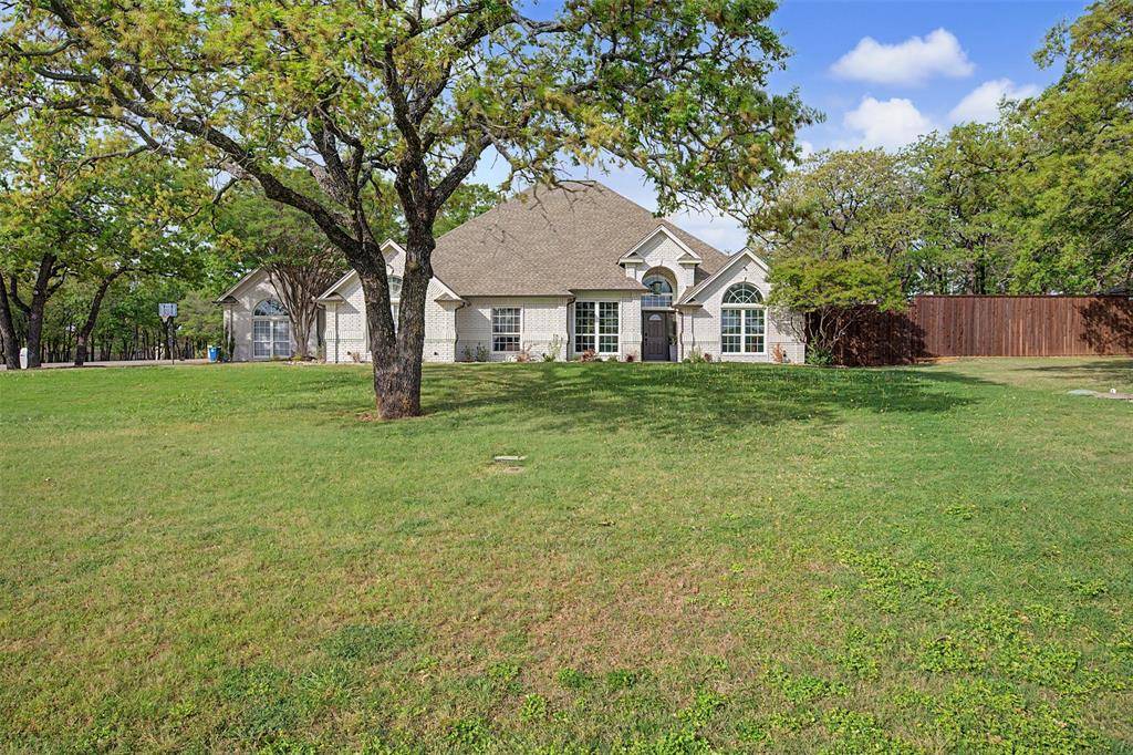 1029 Oakridge Court, Burleson, TX 76028