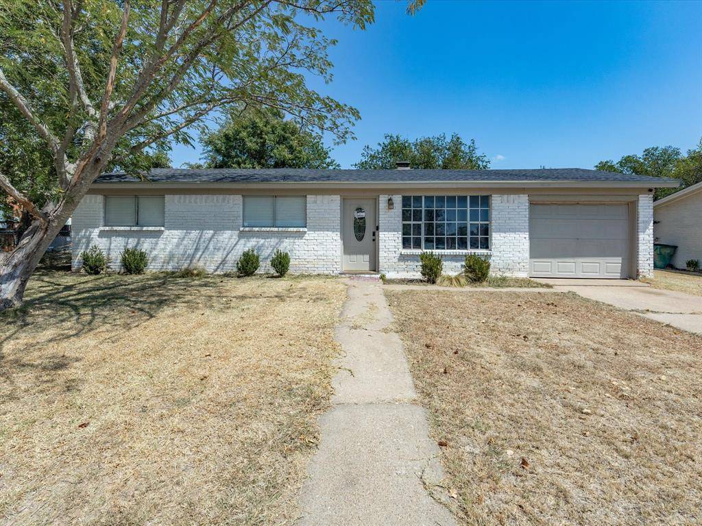321 E Pine Street, Jacksboro, TX 76458