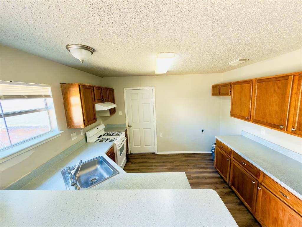 10311 Budtime Lane, Dallas, TX 75217