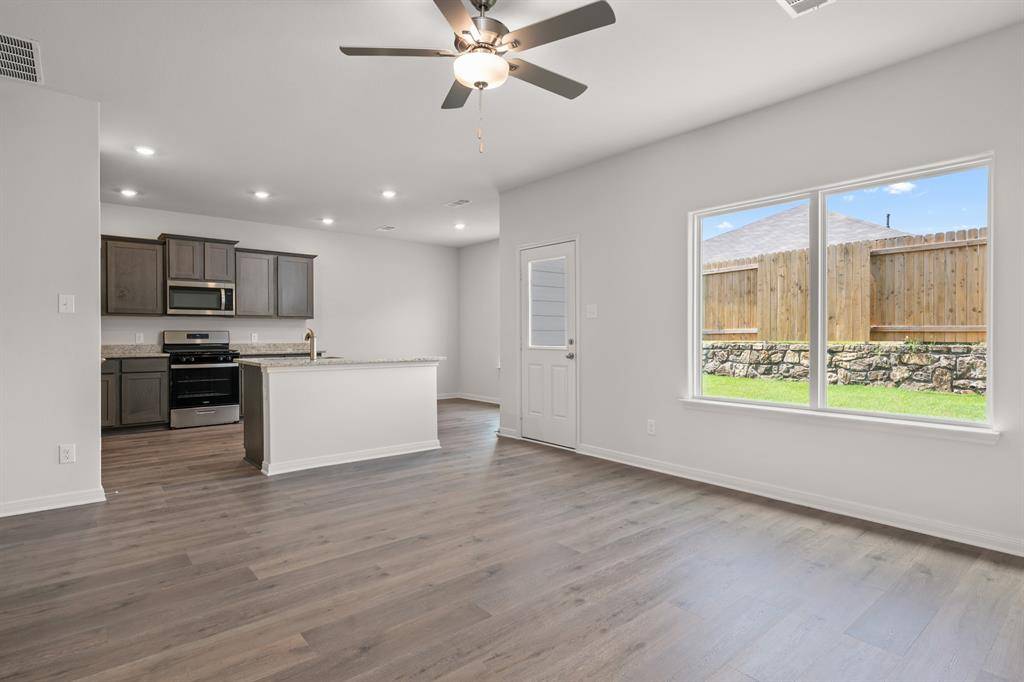 106 Thomas Paine Drive, Venus, TX 76084
