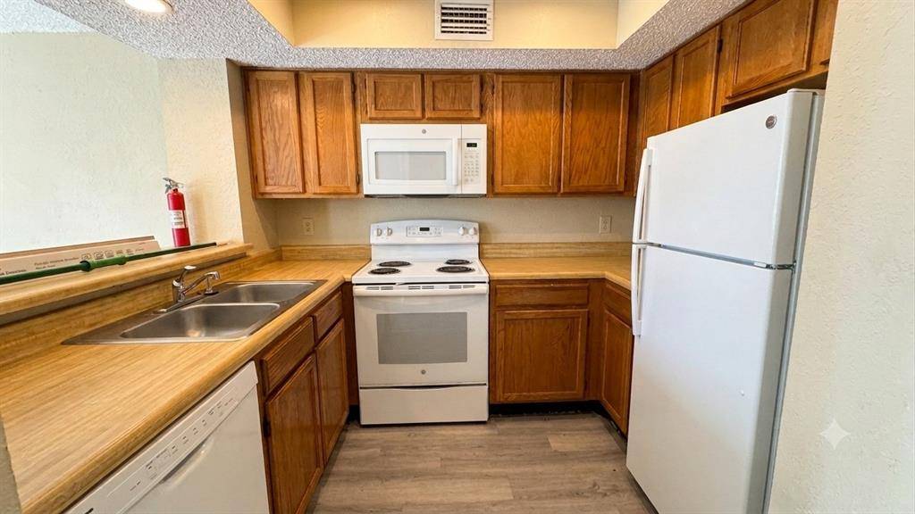 9811 Walnut Street #F201, Dallas, TX 75243