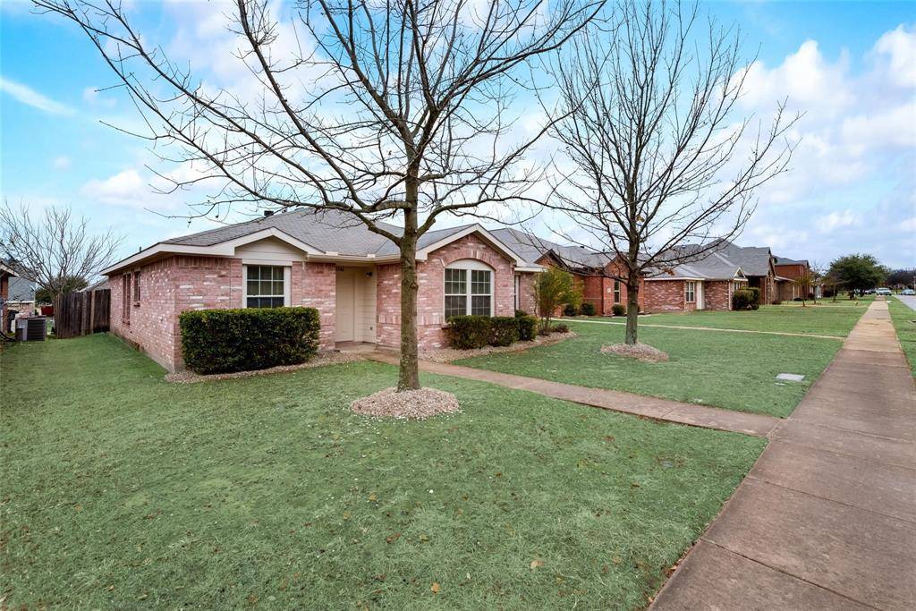 2946 Midbury Drive, Lancaster, TX 75134