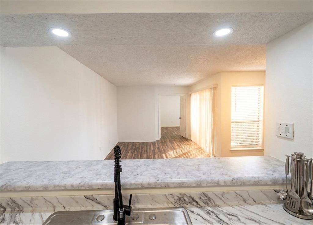 9813 Walnut Street #302, Dallas, TX 75243