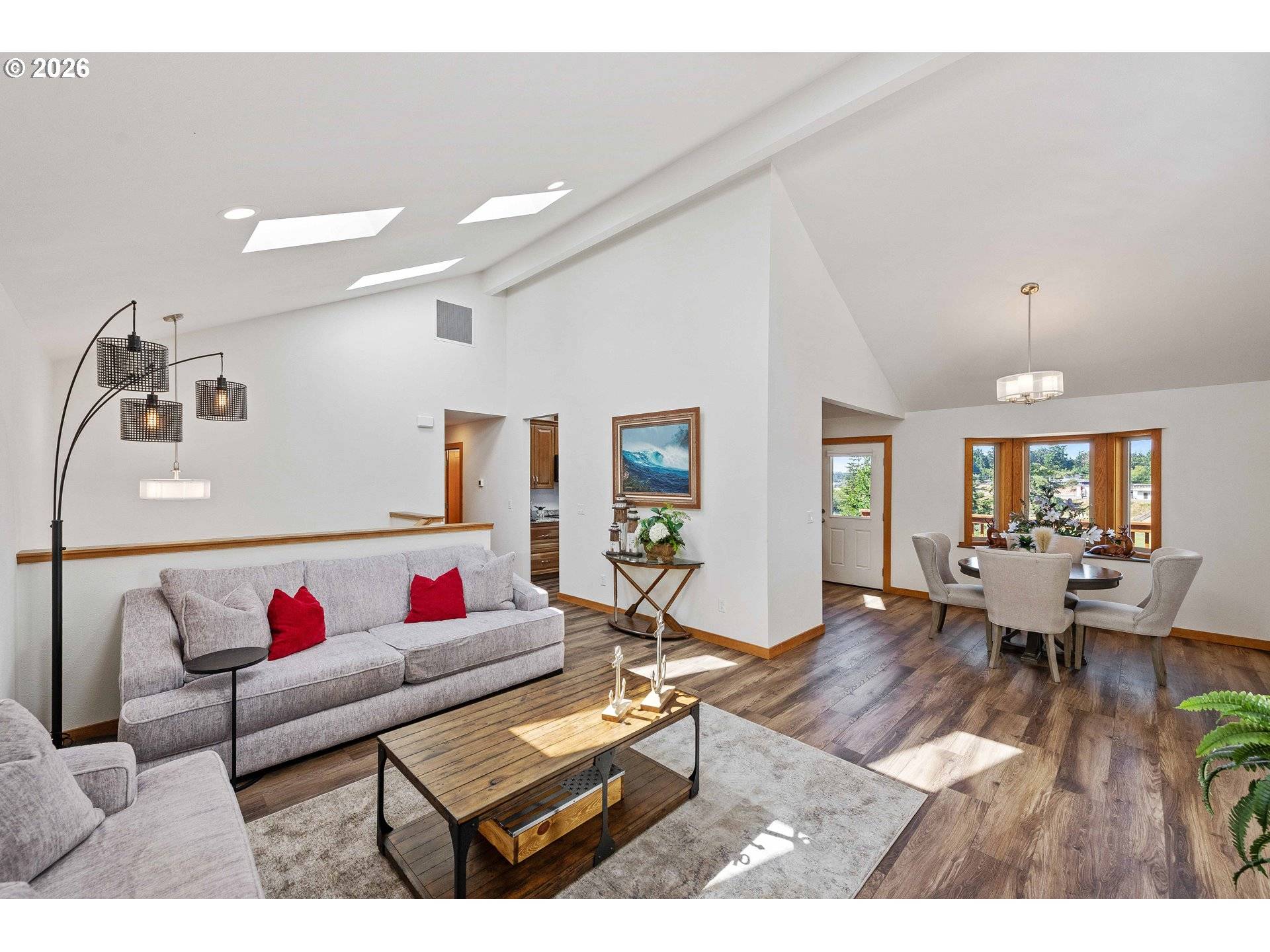 2460 STEPHANIE LN, North Bend, OR 97459