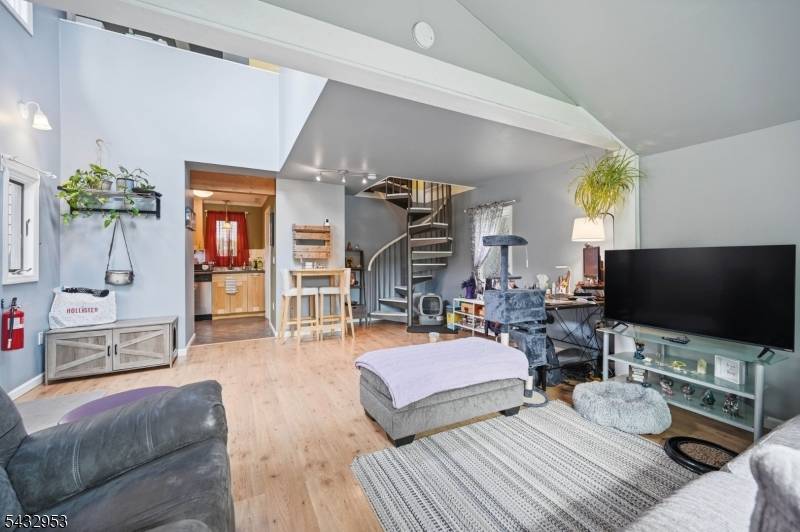 48 Goldfinch Ln, West Milford Twp., NJ 07421