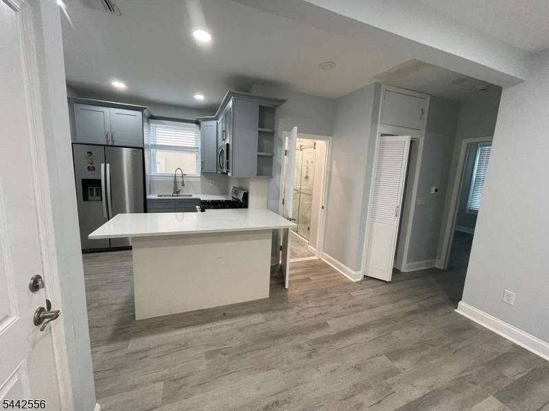 1443 Lexington Pl #2B, Elizabeth City, NJ 07208