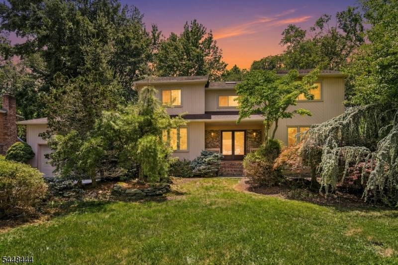 40 Vista Dr, Marlboro Twp., NJ 07751