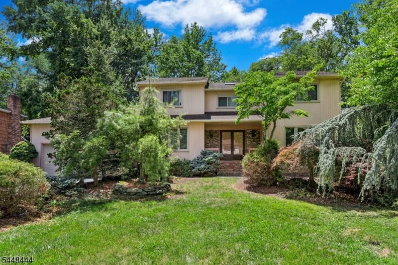 40 Vista Dr, Marlboro Twp., NJ 07751