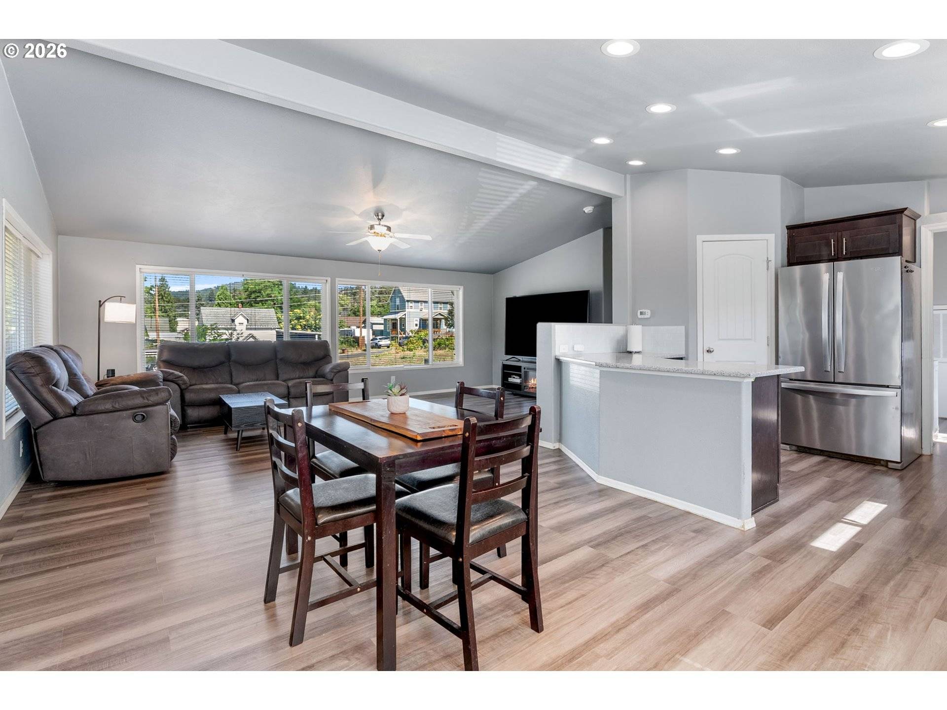308 E HUMBOLDT ST, Bingen, WA 98605