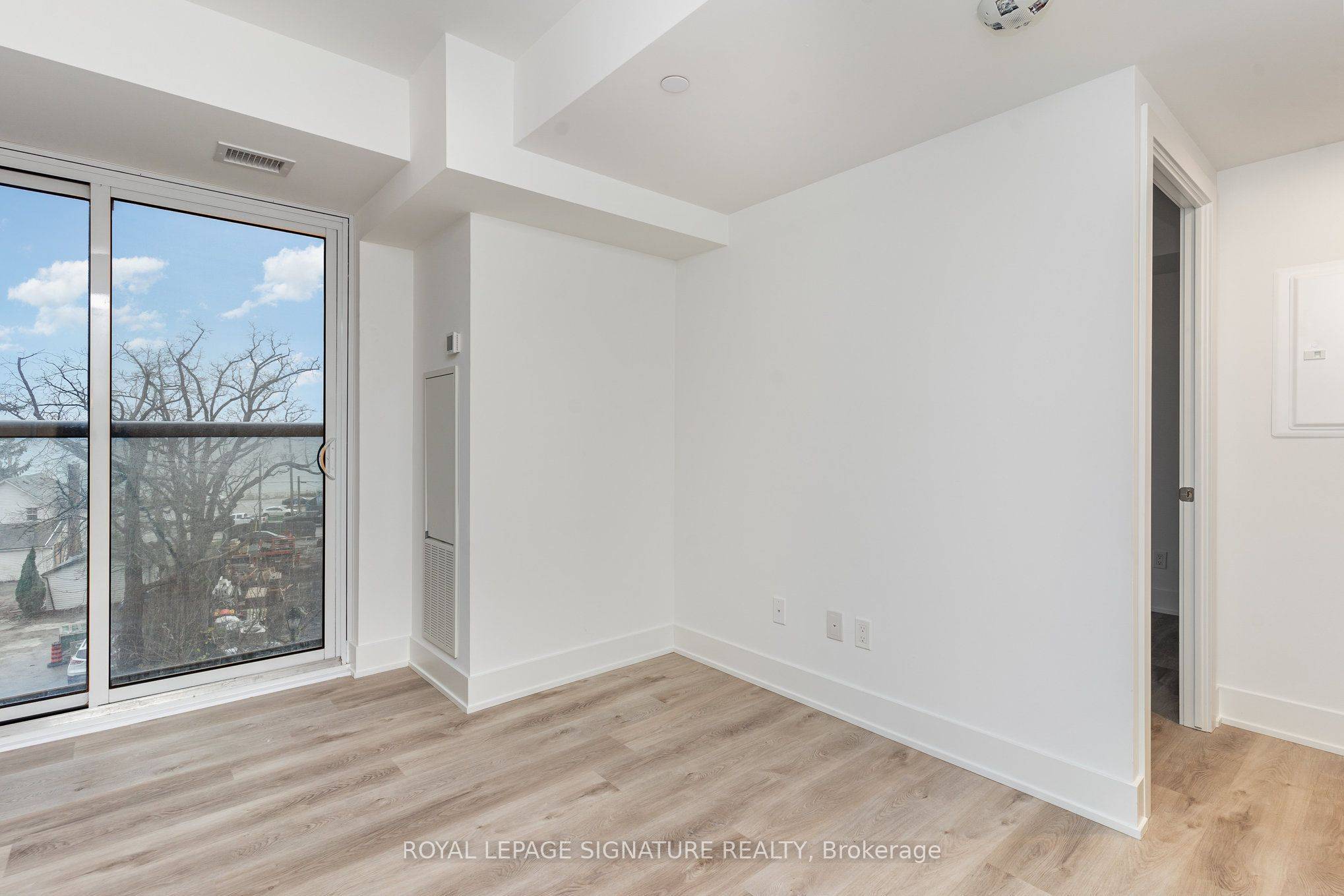 370 Martha ST #304, Burlington, ON L7R 0G9